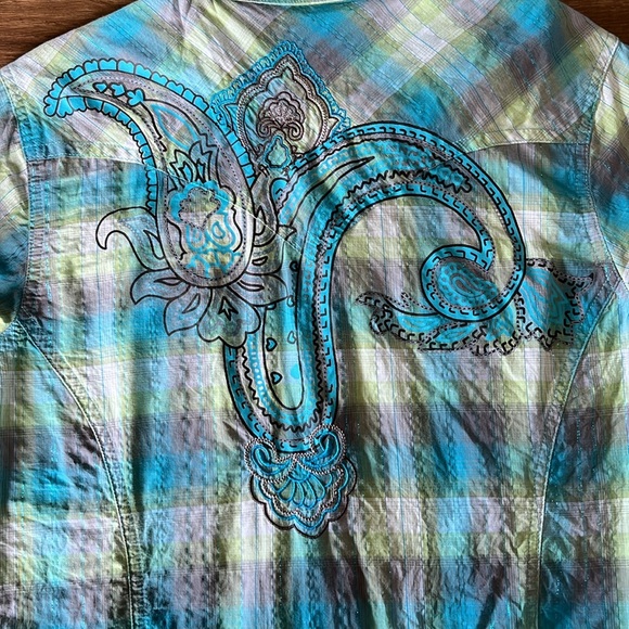 Medium Wrangler Long Sleeve Button Down - Picture 5 of 5